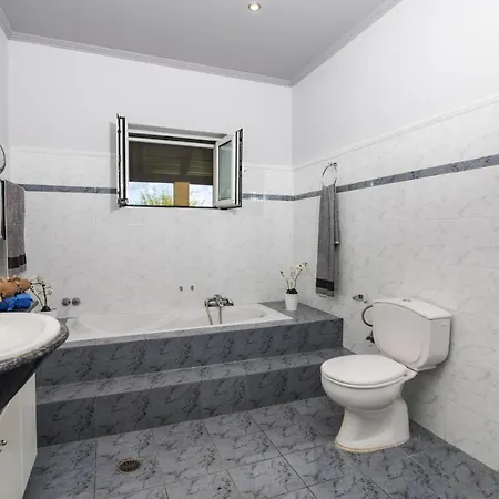 Sea View Estate Helios *