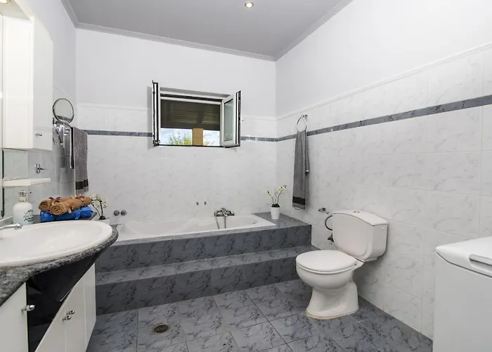 Sea View Estate Helios *