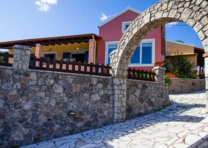 Sea View Estate Helios Villa *